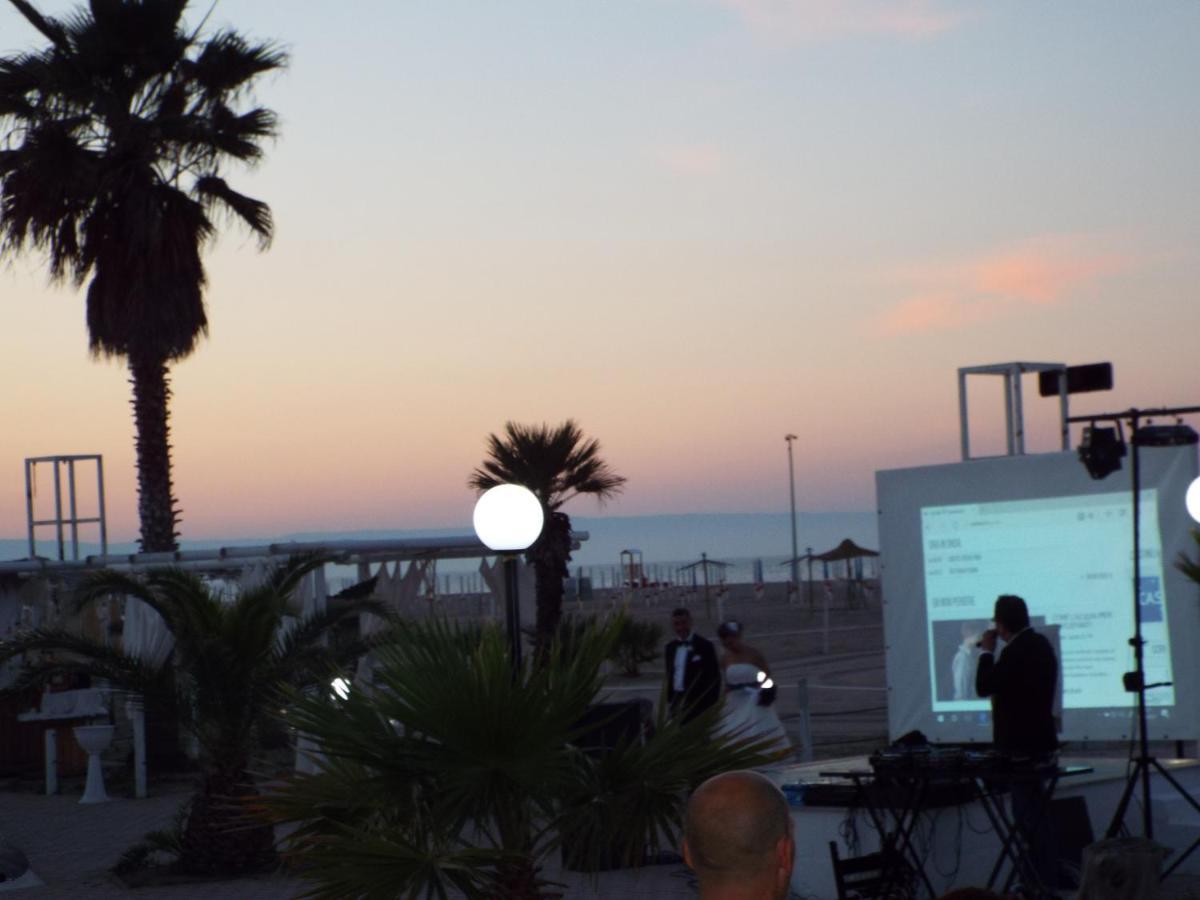 Torquemada Beach Club Margherita Di Savoia Dış mekan fotoğraf