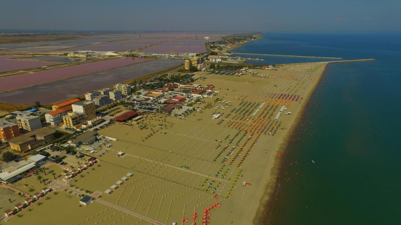 Torquemada Beach Club Margherita Di Savoia Dış mekan fotoğraf