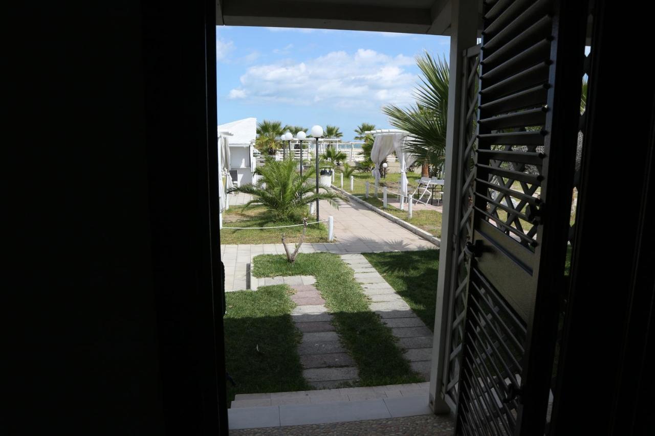 Torquemada Beach Club Margherita Di Savoia Dış mekan fotoğraf